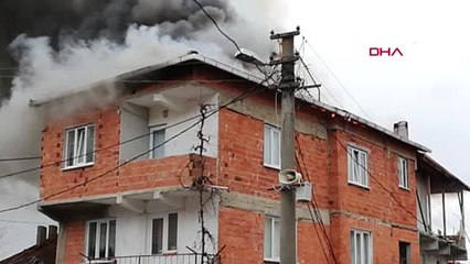 Bursa'da 3 Katlı Binada Korkutan Yangın