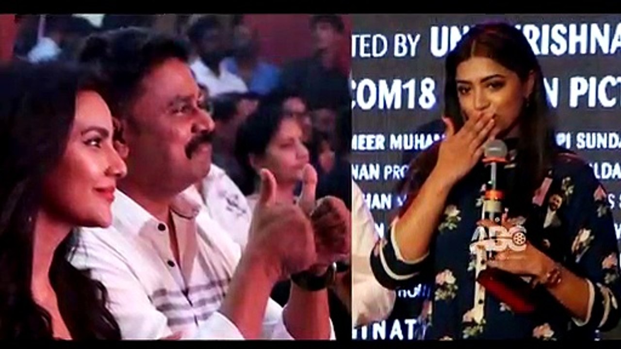 പൊതുവേദിയിൽ വച്ച് ദിലീപിന് ഉമ്മ കൊടുത്ത് നടി മംമ്ത മോഹൻദാസ് | Dileep | Mamtha Mohandas