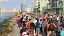 En el Malecón de La Habana, el arte tiene vista al mar