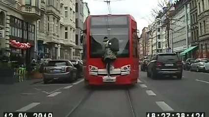 Almanya'da İlginç Tramvay Yolculuğu - Köln