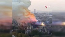Yanan Notre Dame Katedrali'nin Kulesi Çöktü