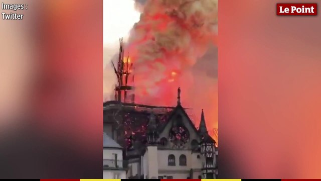 La flèche de Notre-Dame en feu s'effondre