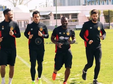 بالصور الحصة التدريبية للفريق عشية اليوم Espérance Sportive de Tunis