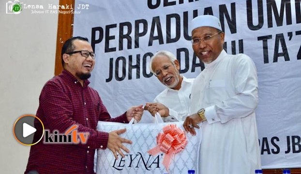 Idris Ahmad dapat hadiah bantal lepas ceramah