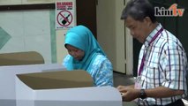 Tok Mat tunjuk kertas undi, langgar Akta Kesalahan Pilihan Raya?