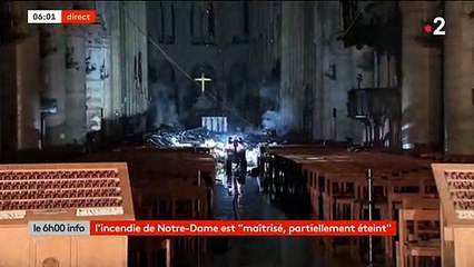 Скачать видео: Notre Dame de Paris - Regardez les premières images tournées à l'intérieur de la Cathédrale qui montrent les dégâts