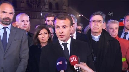 Macron: "Notre Dame Katedrali'ni Birlikte Yeniden İnşa Edeceğiz"
