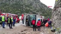 Antalya' da Midibüs Devrildi Ölü ve Yaralılar Var -1