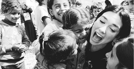Dünyaca Ünlü Yıldız Dua Lipa Lübnanlı Çocuklarla Halay Çekti!