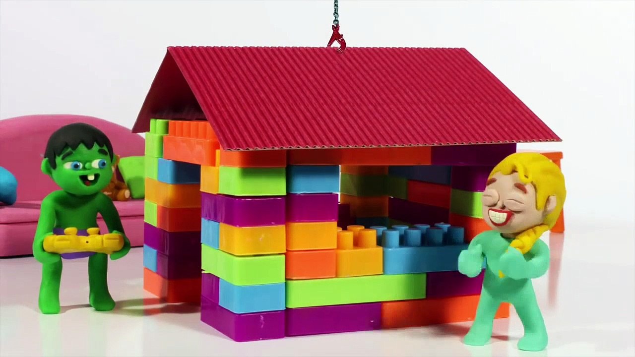 SUPERHERO BABIES HAVE FUN AT THE BEACH  Spiderman, Hulk & Frozen Elsa Play Doh Cartoons For Kids