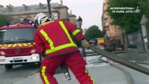 Reportage auprès des 400 pompiers de Paris mobilisés à Notre-Dame de Paris