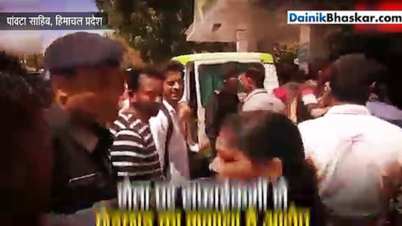 Video: जब महिला सफाईकर्मी ने कांग्रेस नेता पर ब...
