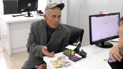 Yaşlı adam yolda buldu, düşünmeden belediyeye teslim etti