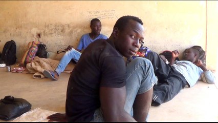 Niger refugees: Hundreds hope for a new life in Europe