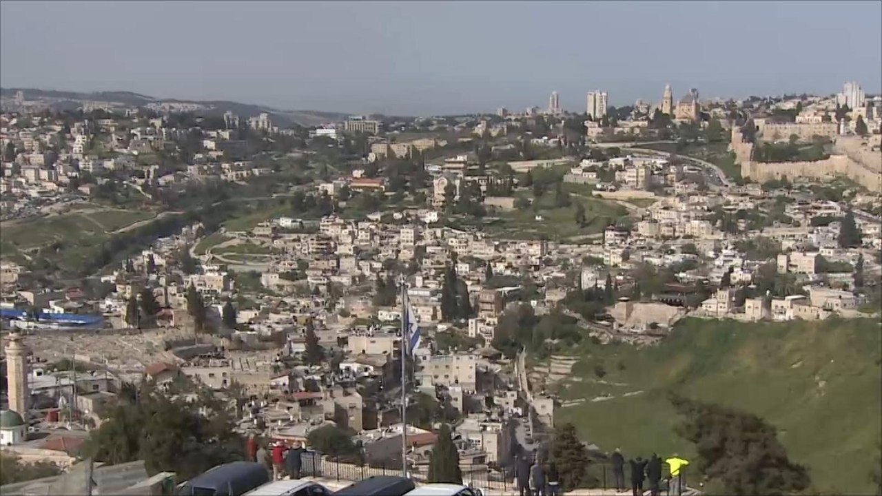 الاحتلال يشرع في هدم مبانٍ بحي سلوان بالقدس