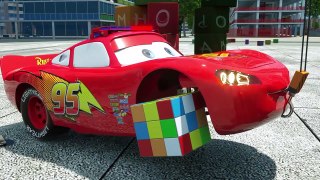 La Police Mcqueen Évacués par le Ferrailleur Tow Mater Et Remplacer les Fruits de Pneus pour en Savoir