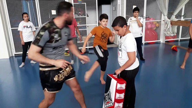 La Team Impact Montbéliard fait découvrir le muay thaï aux jeunes