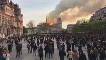 프랑스 파리 노트르담 대성당 화재...첨탑 붕괴 / YTN