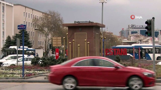 Genelkurmay Kavşağı'ndaki saat, Büyükşehir Belediye Başkanı Mansur Yavaş'ın talimatıyla kaldırıldı