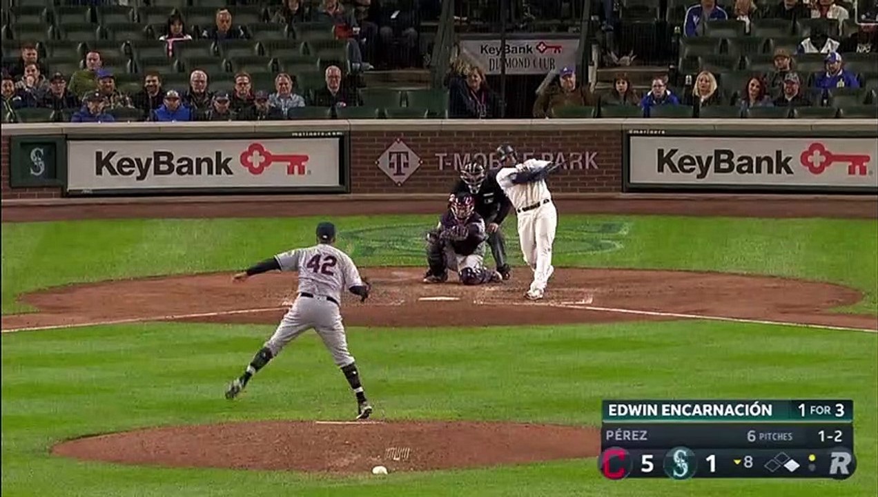 Edwin Encarnación batea  homerun contra Indios