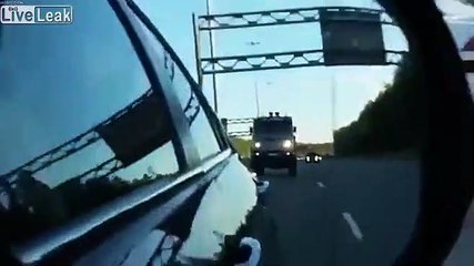 Doublé par un camion RedBull à 160km:h sur l'autoroute en Russie !