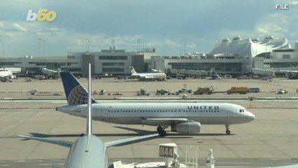 Télécharger la video: Flying the Friendly Skywalkers? United Airlines Unveils Star Wars-Themed Plane