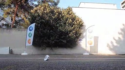 Un crash-test voiture contre trottinette qui témoigne des dangers