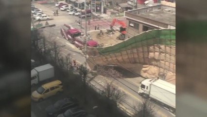 철거 현장 가림막 붕괴...70대 노인 다쳐 / YTN