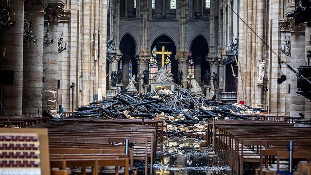 Пожар по неосторожности : версия поджога Нотр-Дама исключена