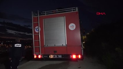 Antalya Uçurumda Asılı Kalan Aracın İçerisinde Uyudu
