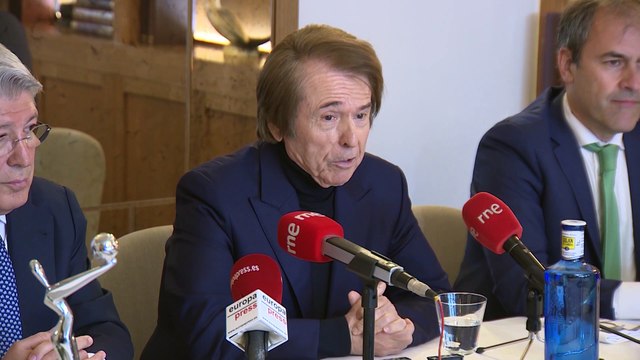 Raphael galardonado con el premio Platino por su carrera artística