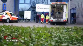 Nabelschnur in der Hand! Hebamme muss bei Geburt Hand im Bauch lassen! | Klinik am Südring | SAT.1