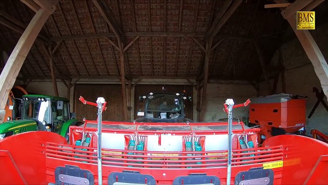 Twins - 2 Kubota M7151 tractors & Grimme planter GL 430 plant potatoes |