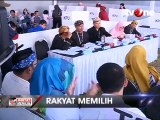 Ridwan Kamil Nyoblos Bareng Anak Istri dan Ibu Mertua