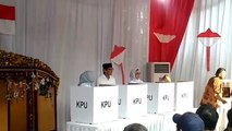 Salam Dua Jari Usai Mencoblos, Sandiaga- Saya Bahagia dan Plong