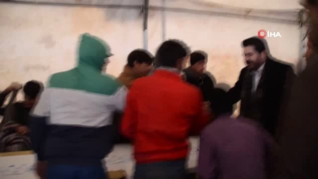 Otogarda Mültecilere Çorba İkramı... Savcı Sayan: Bolu Tarafında Canı Çorba Çeken Belediye Başkanı...