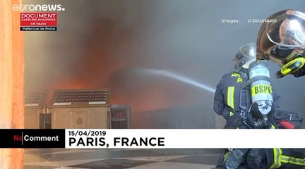 Les sapeurs-pompiers de Paris à pied d'œuvre à l'intérieur de Notre-Dame