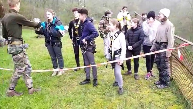 Les cadets de la gendarmerie de Moselle en immersion au fort de Guentrange de Thionville, des lycéens de Fameck descendent en rappel la paroi