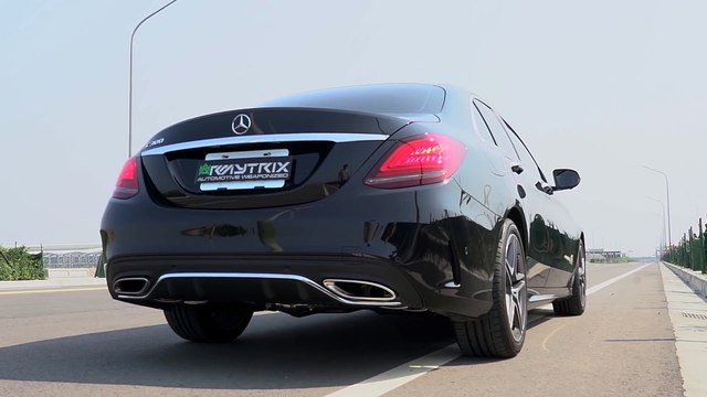 VÍDEO: Mercedes Clase C 300 con Armytrix, sube bien los altavoces