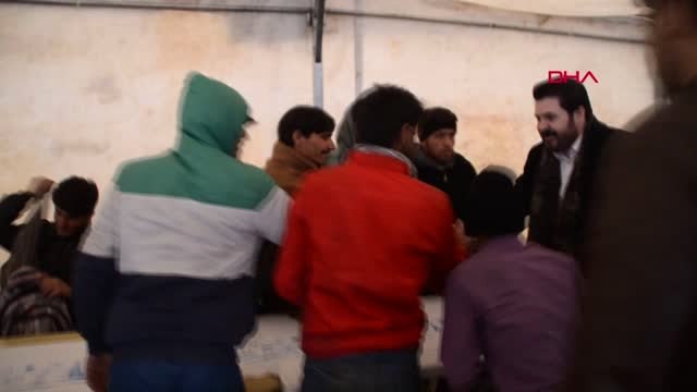 Ağrı Savcı Sayan'dan Göçmenlere Çorba İkramı