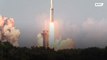 SpaceX de Elon Musk lanza el primer cohete triple en órbita
