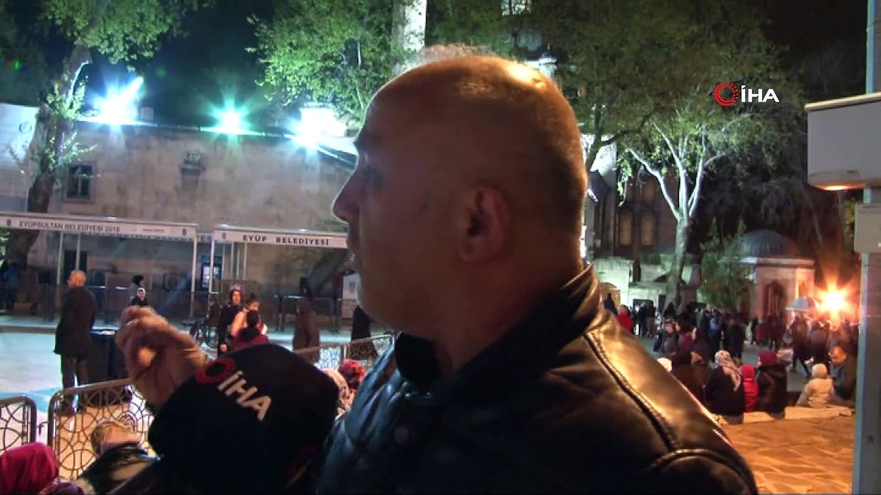 Eyüp Sultan Camii'nde Berat Kandili coşkusu