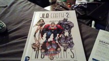 Justice League: Crisis on Two Earths DVD/Blu-Ray & Original Graphic Novel Unboxing