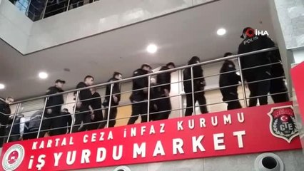 İstanbul Adliyesi'nde Partililer ve Güvenlik Görevlileri Arasında Arbede Yaşandı