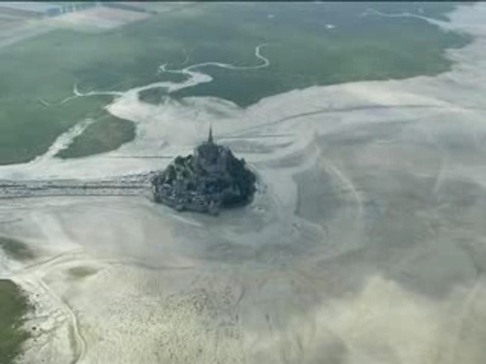 Paramoteur mont St Michel