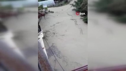 Hatay'da Sağanak Yağış Hayatı Olumsuz Etkiledi