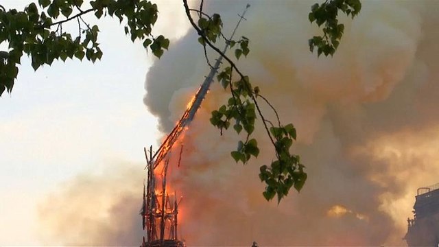 Острый вопрос: каким будет шпиль Нотр-Дама