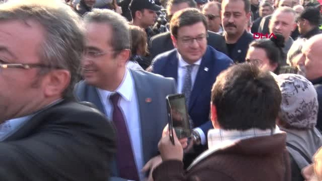 İbb Binası Önünde İmamoğlu Bekleniyor 2