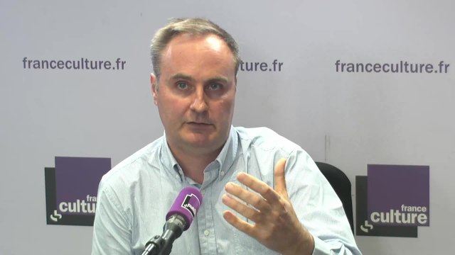 Julien Damon : Au cœur du modèle social français, il y a les services publics à la française, il y a l’Etat, et pour le servir, il faut des hauts fonctionnaires