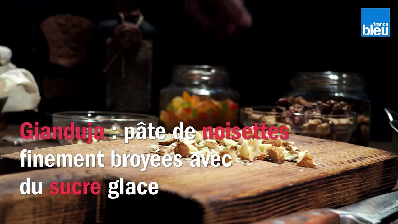 Des  œufs  à la coque en chocolat